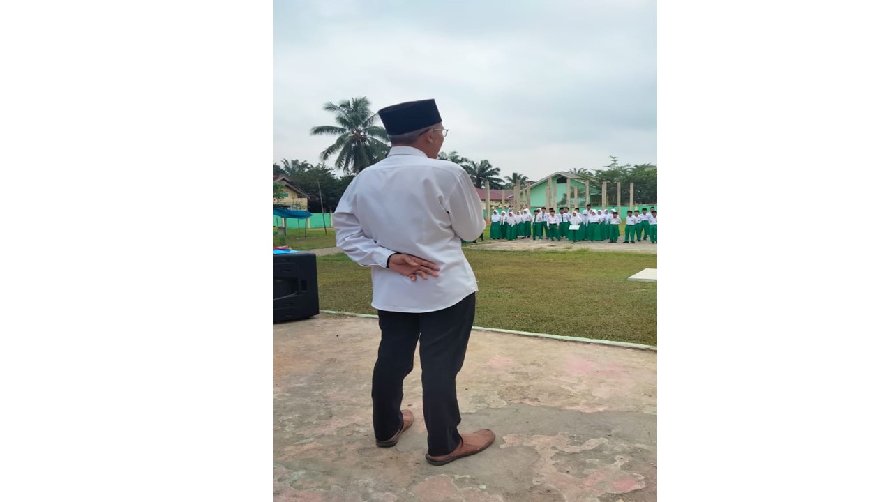Rahmat, S.Pd.I, Orang Yang Beruntung Adalah Orang Yang Berusaha Untuk Lebih Baik Dari Hari Kemarin