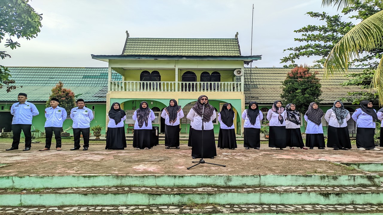 Umi Narni, Mari Tanamkan Sikap Tasamuh (Peduli) Dalam Diri Masing-Masing