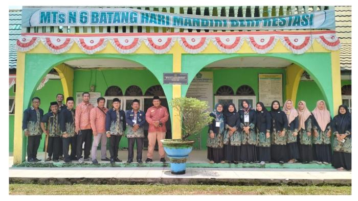 Kepala Kantor Kementerian Agama Kabupaten Batang Hari Lakukan Monev ANBK TP 2023/2024 di MTsN 6 Batang Hari
