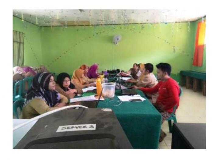 ANTUSIASNYA GURU DAN PEGAWAI MTSN 6 BATANG DALAM PENGISIAN RAPOR ARD