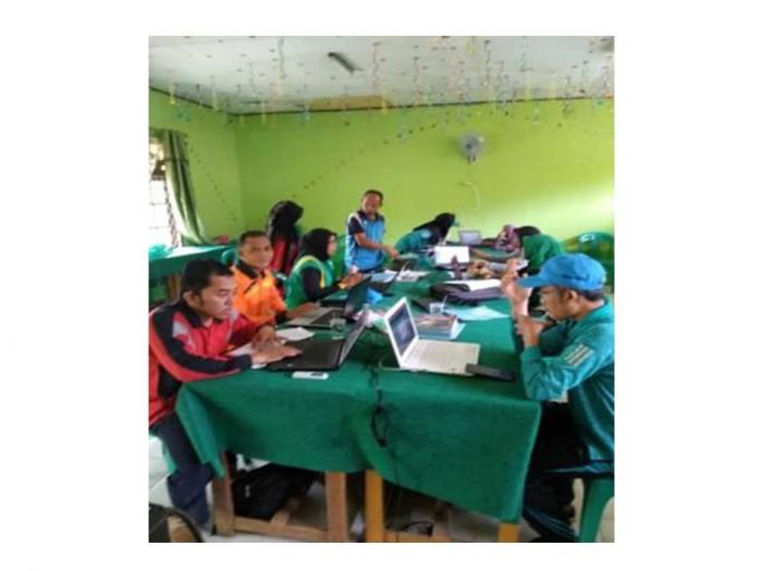 GURU MTSN 6 BATANG HARI KEJAR TARGET PENGISIAN RAPOR ARD SEMESTER GANJIL TP 2019-2020