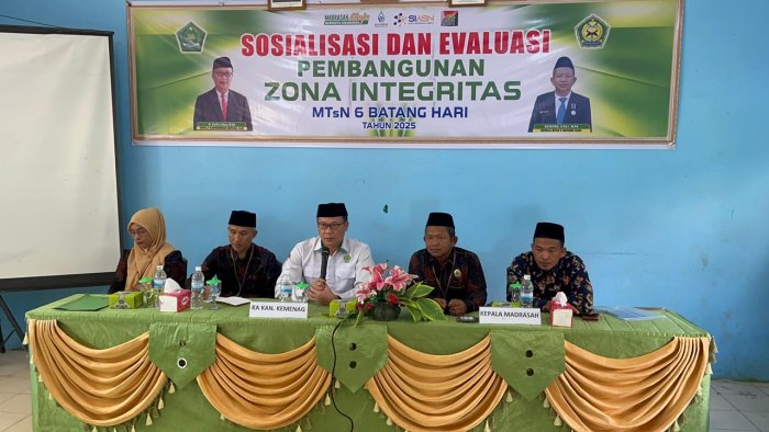 Momentum Spesial: Dua Kegiatan Besar Sekaligus Dibuka Kepala Kemenag Batang Hari di MTsN 6 Batang Hari
