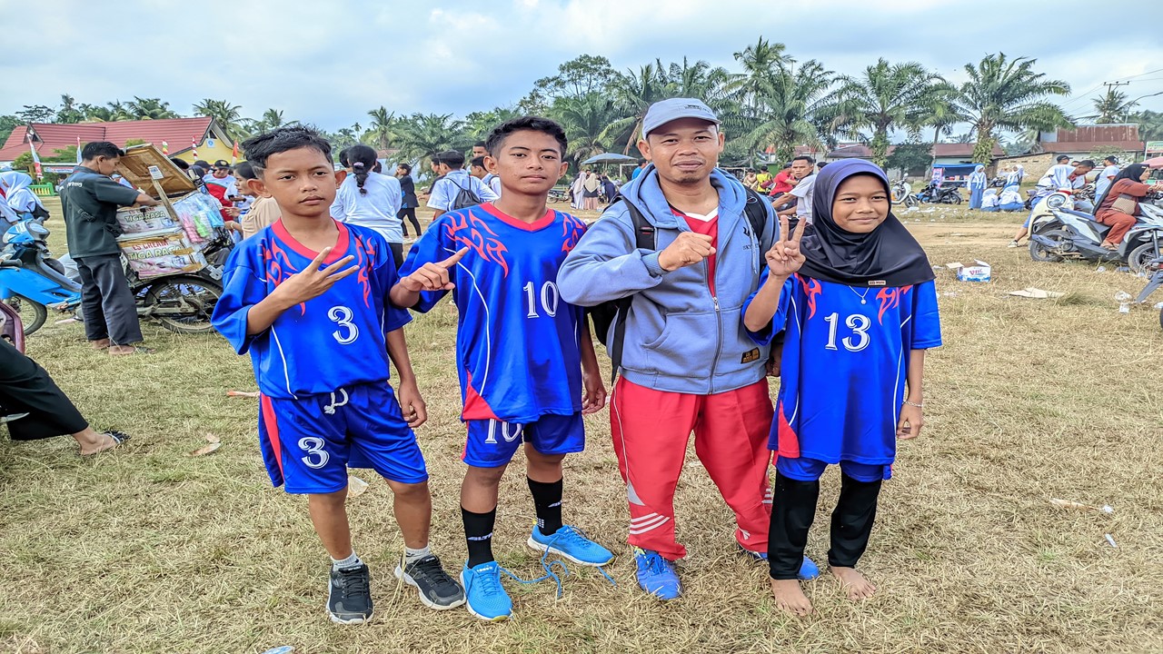 Siswa MTsN 6 Batang Hari Raih 3 Gelar Pada Lomba Maraton Tingkat Kecamatan Muara Tembesi