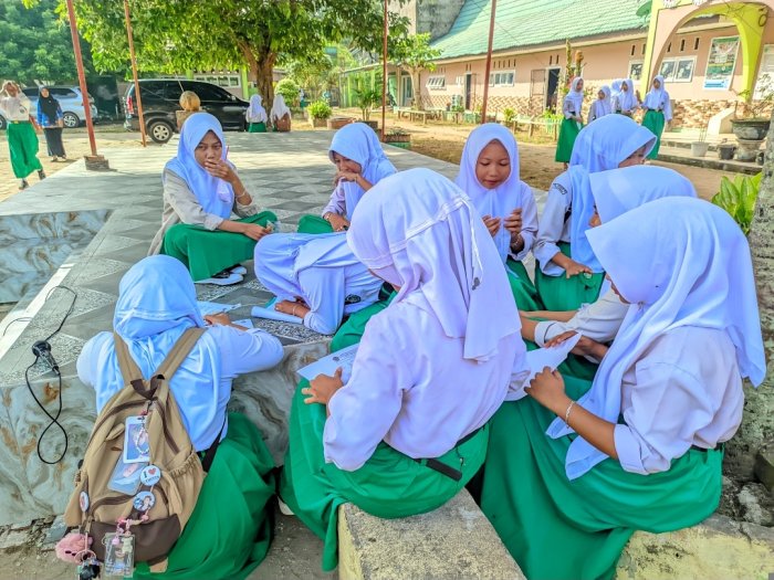 Bikin Haru! Oktaria Susanti Ungkap Rasa Berat Hati Lepas Seragam Putih-Hijau MTsN 6 Batang Hari