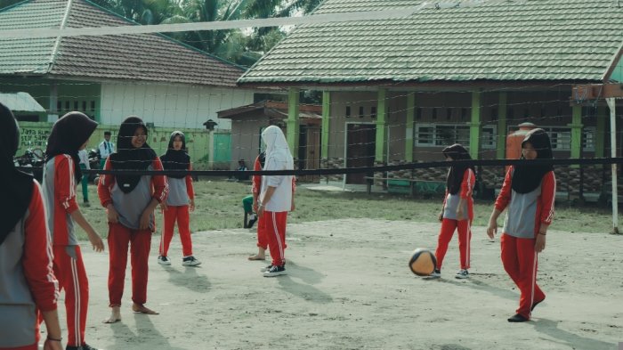 Laga Sengit, Kelas 8.3 Putra dan Kelas 8.2 Putri Sabet Gelar Juara Final Bola Voli Class Meeting MTsN 6 Batang Hari Laga Sengit, Kelas 8.3 Putra dan Kelas 8.2 Putri Sabet Gelar Juara Final Bola Voli Class Meeting MTsN 6 Batang Hari