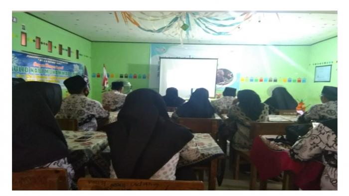 Satker MTsN 6 Batang Hari Ikuti Zoom Cloud Upacara HGN 