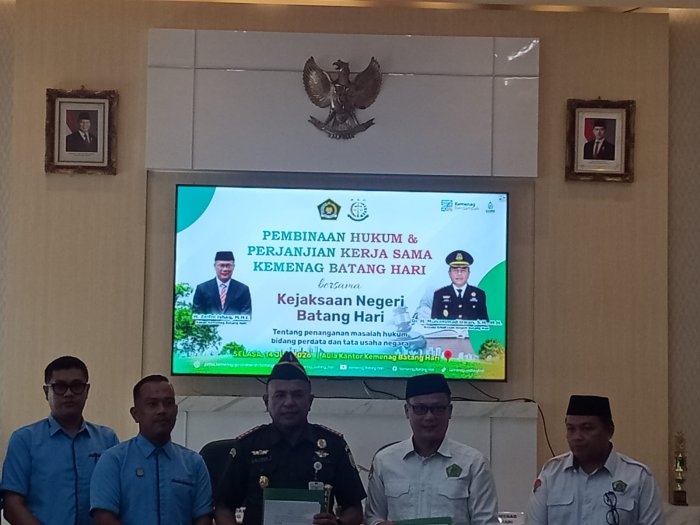 Kepala MTsN 6 Batang Hari Hadiri Rakor Pendidikan Madrasah dan Penandatanganan MoU dengan Kejari Batang Hari Kepala MTsN 6 Batang Hari Hadiri Rakor Pendidikan Madrasah dan Penandatanganan MoU dengan Kejari Batang Hari