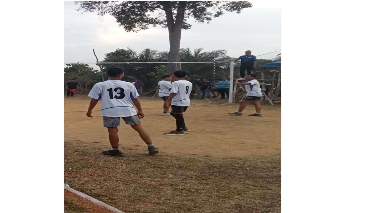 Berakhir Rubber Set ,Tim PGRI Muara Tembesi Kandaskan Perlawanan Tim Volly Sematang Bertuah Pematang V Suku Dengan Skor 2-1