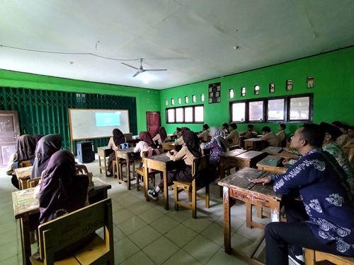 Sukseskan Peringatan HGN Ke 65, MTsN 6 Batang Hari Ikuti Webinar Via Daring