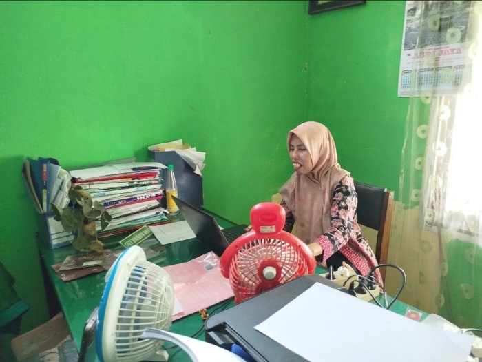 Awal Bulan, GTK MTsNegeri 6 Batang Hari Tertib Lakukan Input Absensi dan Laporan Kinerja Harian