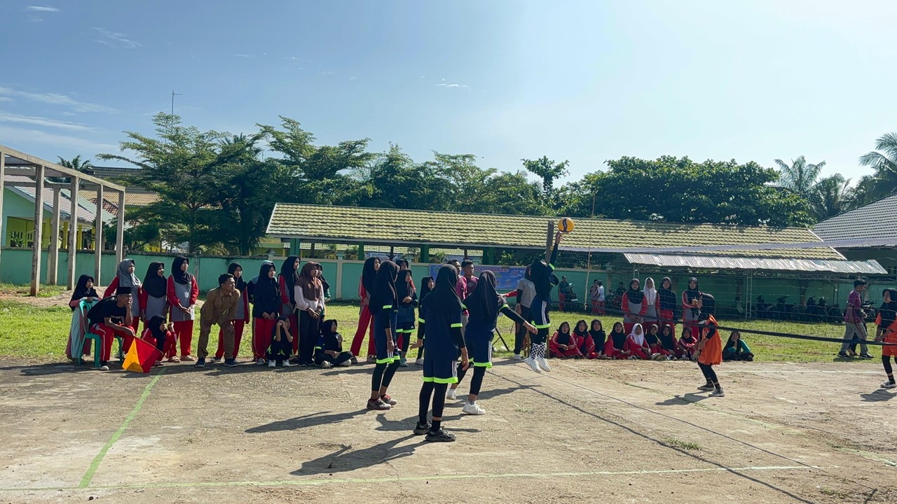 5 Regu Volly Mini Putri Ikuti Lomba Memeriahkan Kegiatan HUT MTsN 6 Batang Hari Ke 16