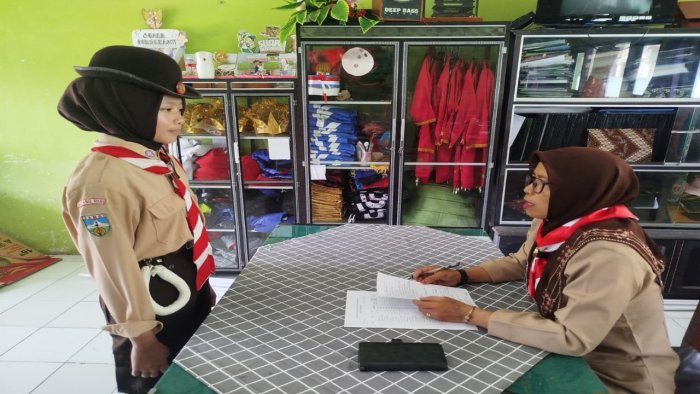 23 Siswa MTsN 6 Batang Hari Ikuti Ujian Kenaikan Tingkat Penggalang Ramu dan Rakit 23 Siswa MTsN 6 Batang Hari Ikuti Ujian Kenaikan Tingkat Penggalang Ramu dan Rakit