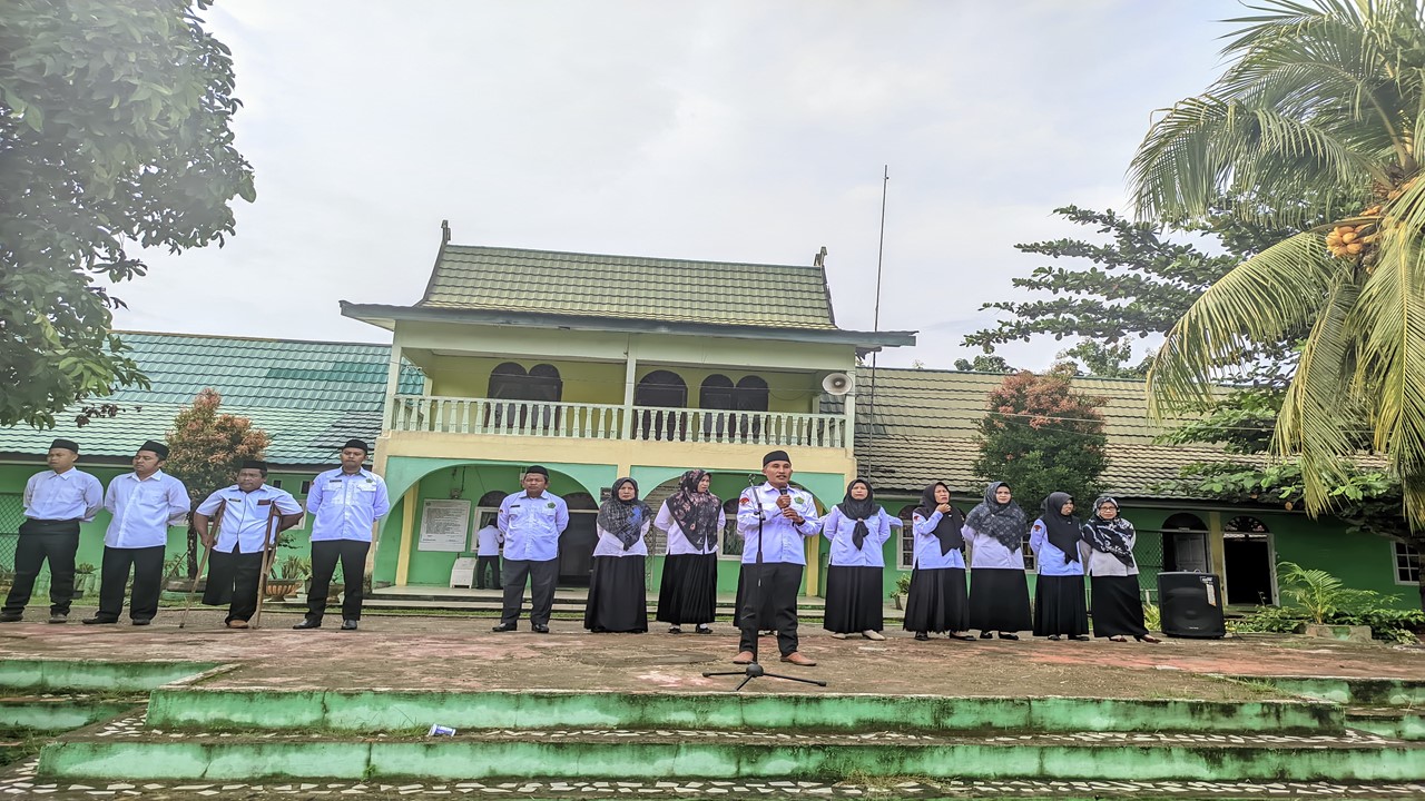 Rahmat, Biasakan Akhlak Mulia Niscaya Akan Membawa Kemajuan Bagimu Di Masa Depan