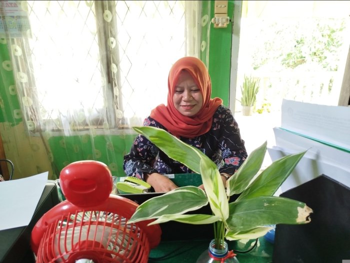 Dukung Integritas Pendidikan, Operator EMIS MTsNegeri 6 Batang Hari Lakukan Pengisian Data untuk Aplikasi SPI