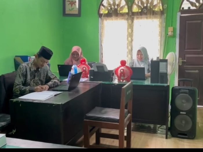 Tindak Lanjut Surat Edaran, ASN MTsN 6 Batang Hari Diminta Segera Sampaikan Rekap Presensi dan E-Kinerja Tahun 2025