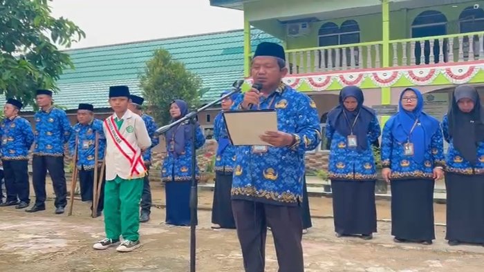 Tingkatkan Semangat Kepahlawanan, MTsN 6 Batang Hari Gelar Upacara Bendera Hari Pahlawan Tingkatkan Semangat Kepahlawanan, MTsN 6 Batang Hari Gelar Upacara Bendera Hari Pahlawan