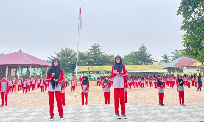 Tampil Enerjik, Siswa Kelas IX.3 Jadi Instruktur Program SEHAT MTsN 6 Batang Hari Tampil Enerjik, Siswa Kelas IX.3 Jadi Instruktur Program SEHAT MTsN 6 Batang Hari