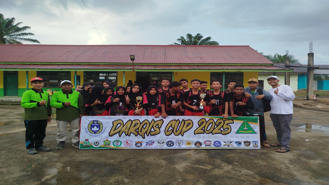 Ikuti Darqis CUP 2025, Tim Volly Siswa MTsN 6 Batang Hari Gondol 2 Piala