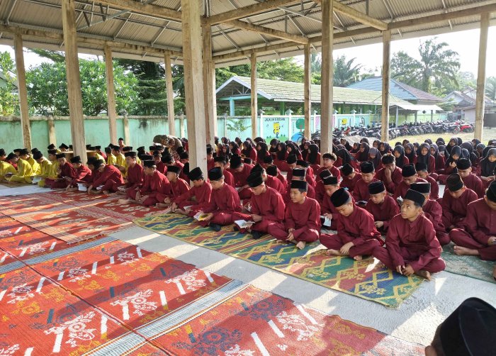 Mengetuk Langit dengan Dzikir, MTs Negeri 6 Batang Hari Gelar Majelis Dzikir dan Sholawat