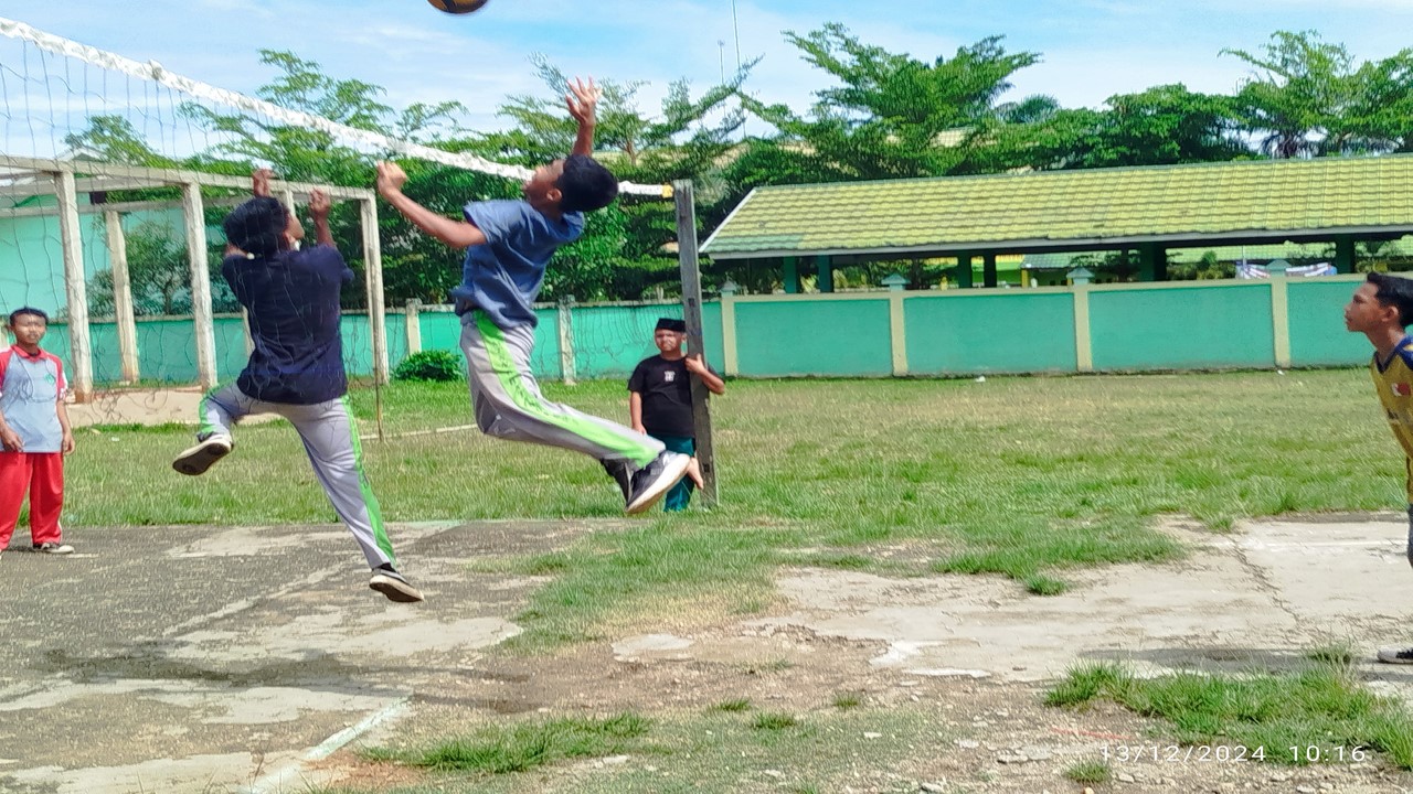 Berbagai Permainan Meriahkan Classmeeting Semester Ganjil TP 2024/ 2025