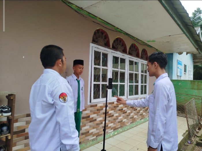 Persiapan TKA, Siswa Kelas IX MTsNegeri 6 Batang Hari Laksanakan Pengambilan Pas Foto