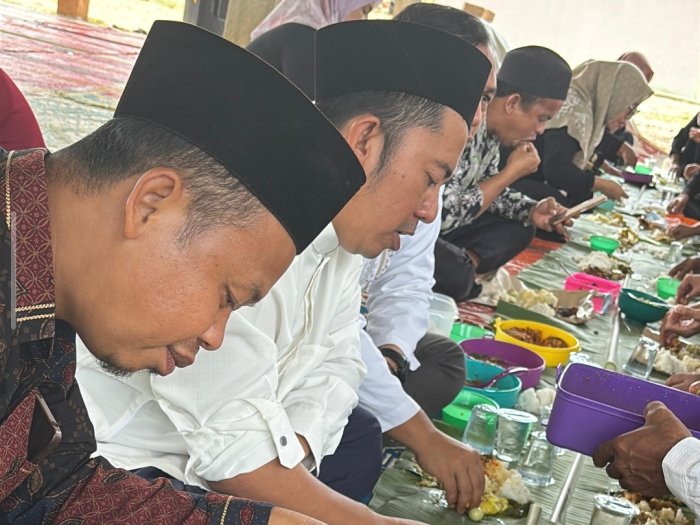 Dari Pawai ke Piring Bersama, MTsNegeri 6 Batang Hari Rayakan Tarhib Ramadan dengan Makan Bersama Penuh Keakraban