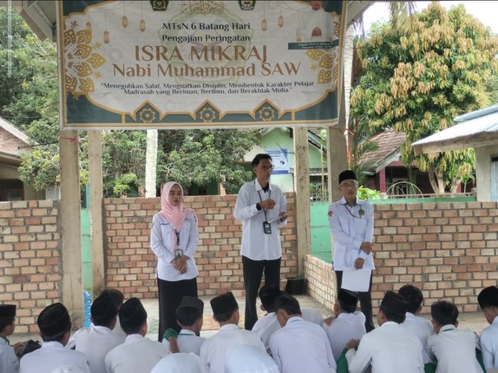 Kemensos Lakukan Kunjungan ke MTsNegeri 6 Batang Hari, Pastikan Bantuan PKH Tepat Sasaran Kemensos Lakukan Kunjungan ke MTsNegeri 6 Batang Hari, Pastikan Bantuan PKH Tepat Sasaran