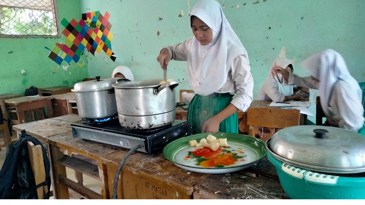 Praktek Membuat Tape, Jadikan Siswa Mandiri dan Kreatif
