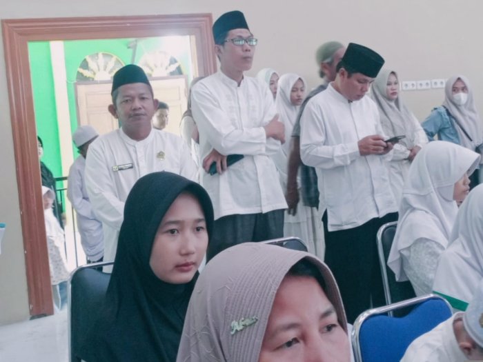 Wujud Kepedulian Sosial, Kepala MTsN 6 Batang Hari Hadiri Acara Lebaran Yatim di Kantor Kemenag Batang Hari Wujud Kepedulian Sosial, Kepala MTsN 6 Batang Hari Hadiri Acara Lebaran Yatim di Kantor Kemenag Batang Hari