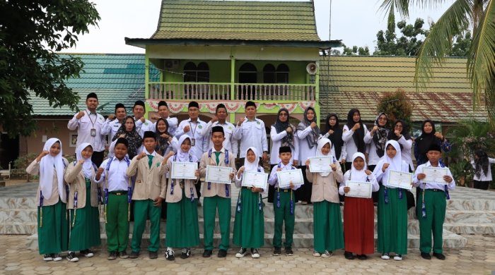 Apresiasi Kreativitas Murid Baru, MTsNegeri 6 Batang Hari Serahkan Hadiah Pemenang Matamuda 2026 Apresiasi Kreativitas Murid Baru, MTsNegeri 6 Batang Hari Serahkan Hadiah Pemenang Matamuda 2026