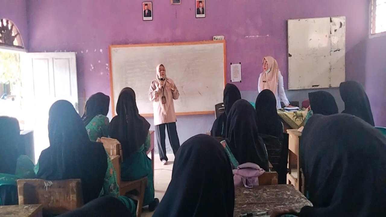 Siswa MTsN 6 Ikuti Sosialisasi Imunisasi HPV dari Puskesmas Pasar Muara Tembesi