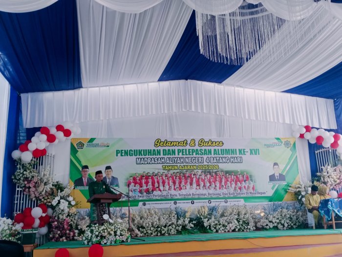 Kepala MTsNegeri 6 Batang Hari Hadiri Pelepasan dan Pengukuhan Alumni ke-XVI MAN 4 Batang Hari