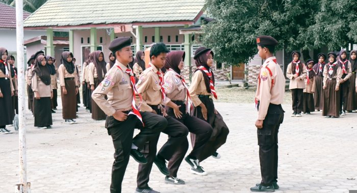 Dampingi Penggalang, Tiga Pelatih Pramuka MTsN 6 Batang Hari Mantapkan Pengetahuan Anggota Dampingi Penggalang, Tiga Pelatih Pramuka MTsN 6 Batang Hari Mantapkan Pengetahuan Anggota