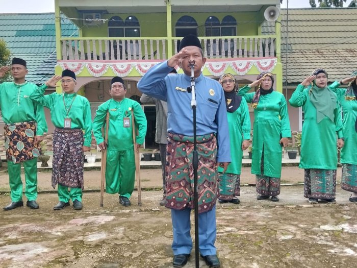 Di Bawah Kibaran Merah Putih, MTsNegeri 6 Batang Hari Mengawali Semester dengan Tekad Baru