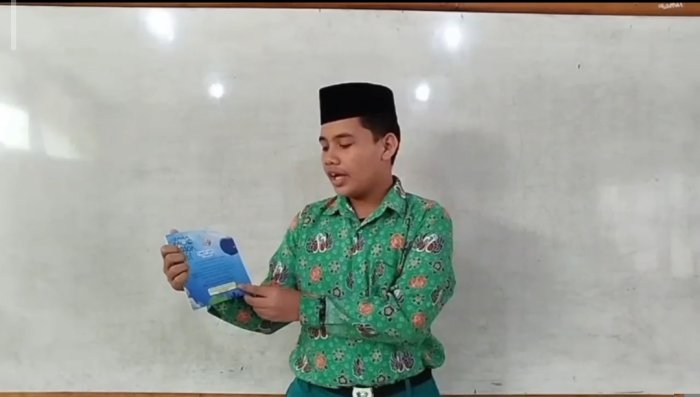 Pembelajaran Aktif, Guru Bahasa Indonesia MTsNegeri 6 Batang Hari Ajak Siswa Praktik Membaca Nyaring Pembelajaran Aktif, Guru Bahasa Indonesia MTsNegeri 6 Batang Hari Ajak Siswa Praktik Membaca Nyaring