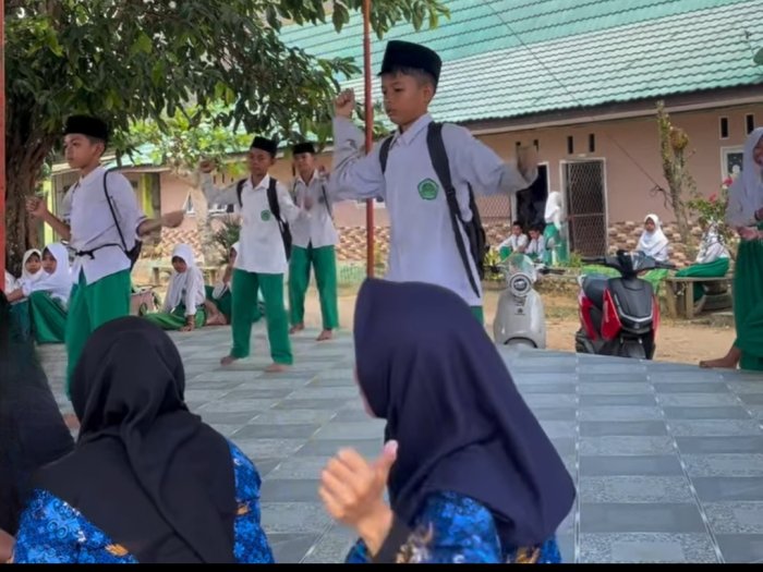 Bakal Seru! Intip Bocoran Latihan Drama Musikal Siswa MTsN 6 Batang Hari Jelang Hari Perpisahan