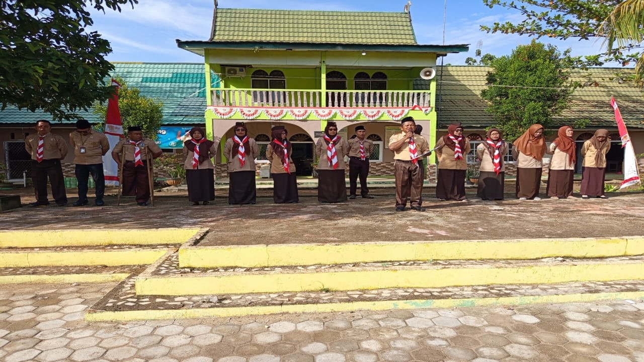 Peringati Hari Pramuka ke-64 Tahun 2025, MTsN 6 Batang Hari Gelar Upacara 