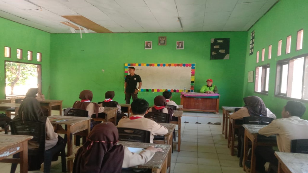 Awali Tahun Ajaran Baru TA 2025/2026, MTsN 6 Batang Hari Gelar Latihan Pramuka Awali Tahun Ajaran Baru TA 2025/2026, MTsN 6 Batang Hari Gelar Latihan Pramuka