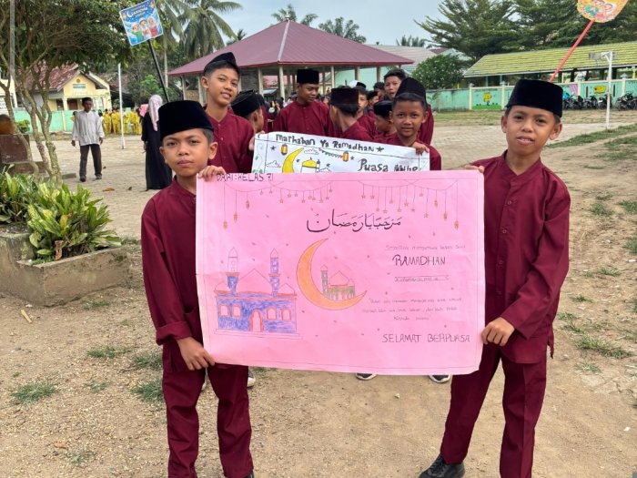 Semarak dan Penuh Sukacita, MTsNegeri 6 Batang Hari Gelar Pawai Tarhib Ramadan Sambut Bulan Suci