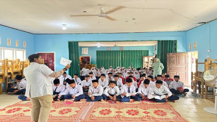 Sehatkan Generasi Muda, Puskesmas Pasar Muara Tembesi Gelar Screening Kesehatan di MTsN 6 Batang Hari Sehatkan Generasi Muda, Puskesmas Pasar Muara Tembesi Gelar Screening Kesehatan di MTsN 6 Batang Hari