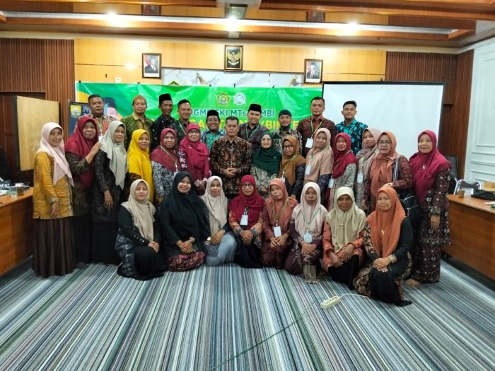 Tingkatkan Kompetensi dan Profesionalisme, Guru SKI MTsNegeri 6 Batang Hari Ikuti Bimtek MGMP SKI