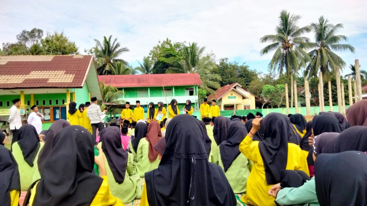 KPO MTsN 6 Batang Hari Gelar Debat Calon Ketua dan Calon Wakil OSIM Tahun 2024 KPO MTsN 6 Batang Hari Gelar Debat Calon Ketua dan Calon Wakil OSIM Tahun 2024