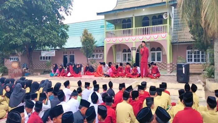 Meneladani Kejujuran Nabi Muhammad SAW, Sinar Fuji Santosa Sampaikan Kultum Inspiratif di MTsN 6 Batang Hari